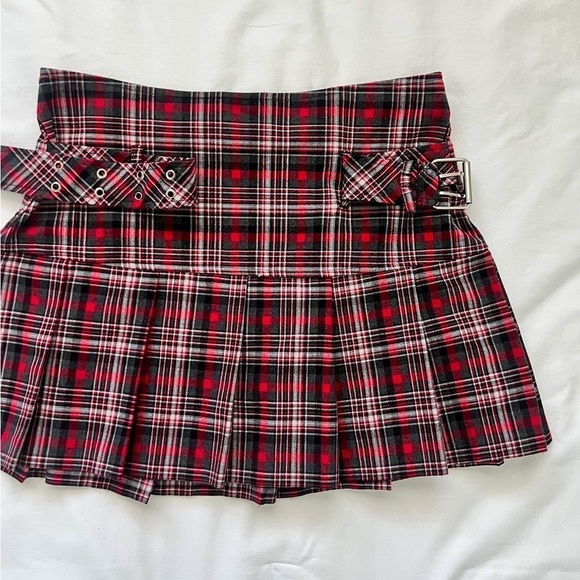Y2K No Boundaries Plaid Pleated Mini Skirt - Picture 7 of 10